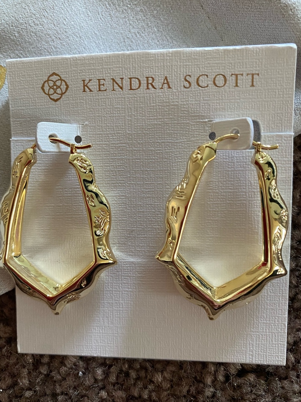 Kendra Scott Adriana Gold Textured Hoop Earrings. NWT